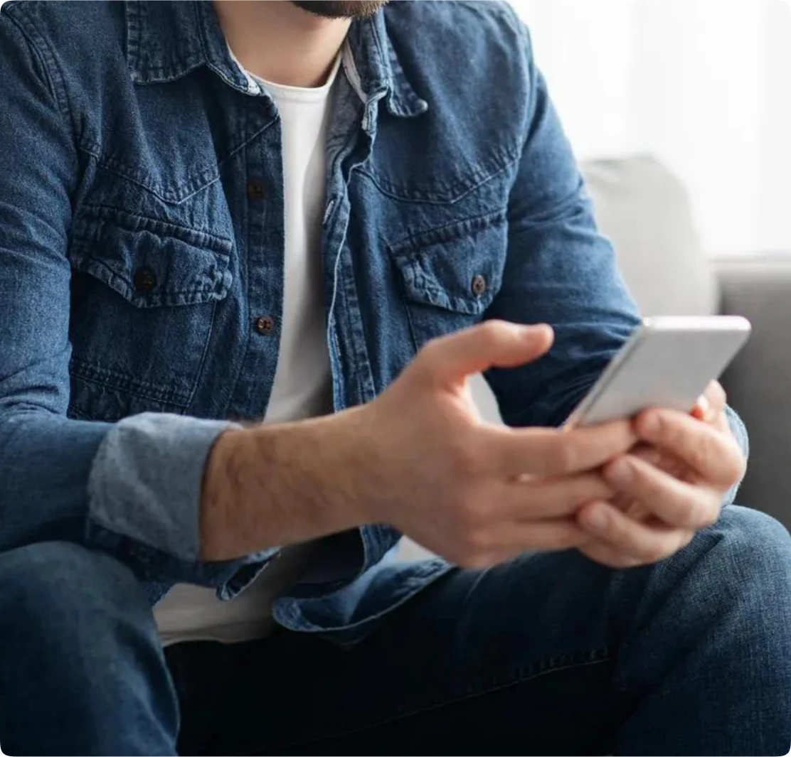 Customer tracking delivery on mobile smartphone in real time